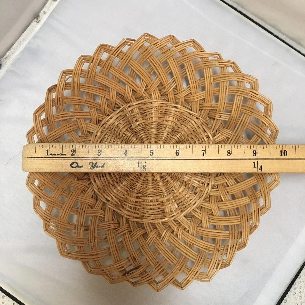 Woven Wicker Bread Basket Unisex 10 inch Tan Scalloped Round Bowl Cottagecore